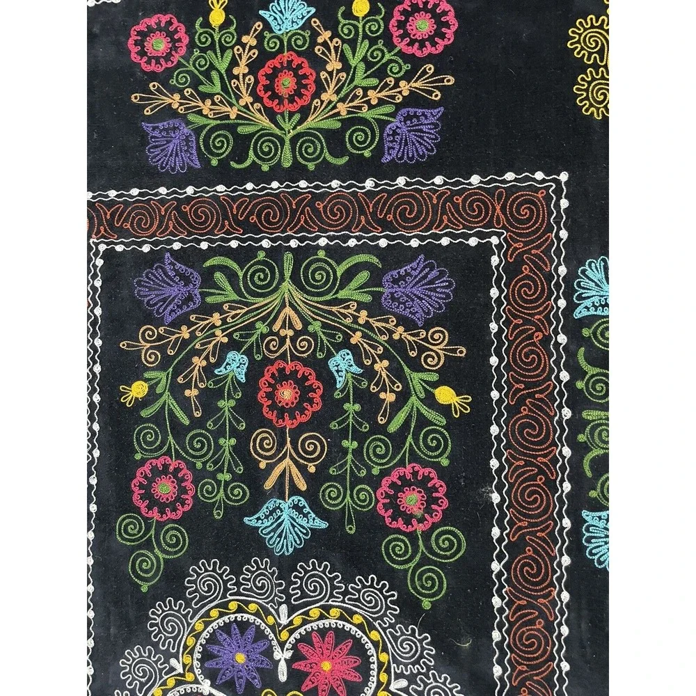 Vtg Uzbek Suzani Handmade Embroidery‎ on Velvet Tablecloth Wall Hanging 53